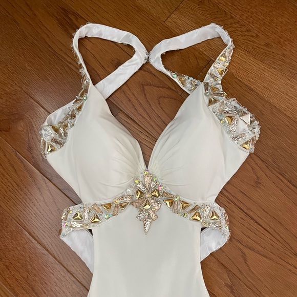 STUNNING White Tony Bowls PROM Dress - Picture 10 of 16